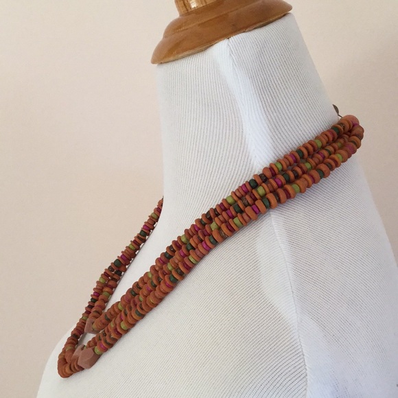 Pretty triple-strand wood bead necklace - Picture 3 of 4